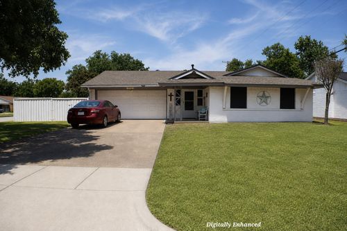 4732 Darla Dr, Fort Worth, TX, 76132-2512 | Card Image