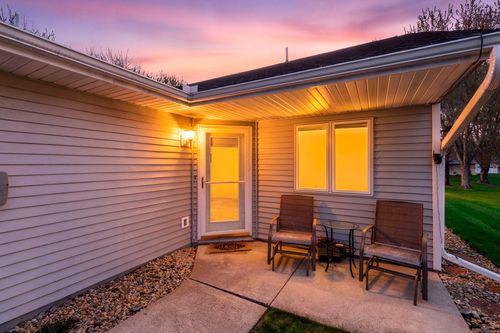 353 Meadowview Ct, BALDWIN, WI, 54002-3259 | Card Image