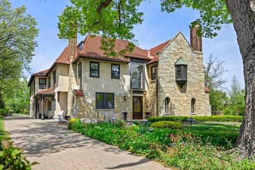 1014 Mount Curve Ave, Minneapolis, MN, 55403-1152 | Card Image