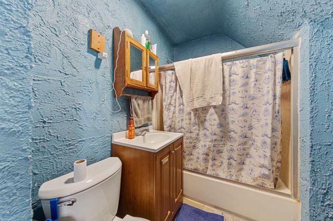 16 Bathroom.jpg | Image 15