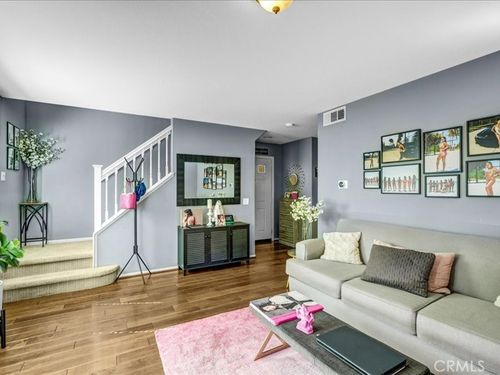 6840 De Celis Pl, Lake Balboa, CA, 91406-4788 | Card Image