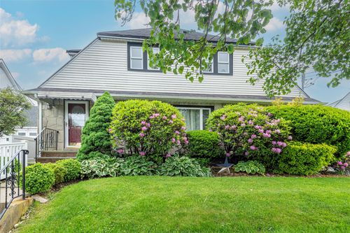 103 Fairfield Ave, Mineola, NY, 11501-3337 | Card Image