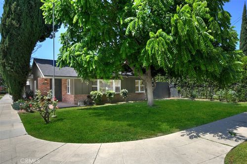 13902 Calvert St, Van Nuys, CA, 91401-3514 | Card Image