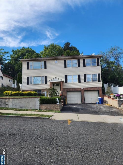 fl-2nd-52 N 14th St, Hawthorne, NJ, 07506-3761 | Card Image