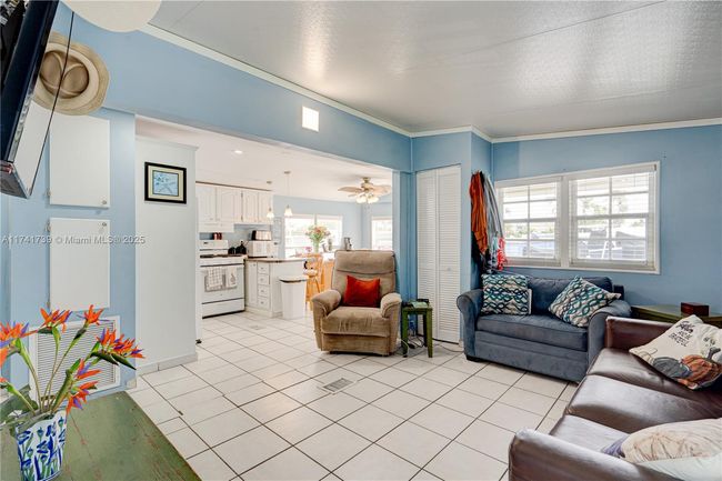 65821 Overseas Hwy, House other with 2 bedrooms, 1 bathrooms and null parking in Long Key FL | Image 16