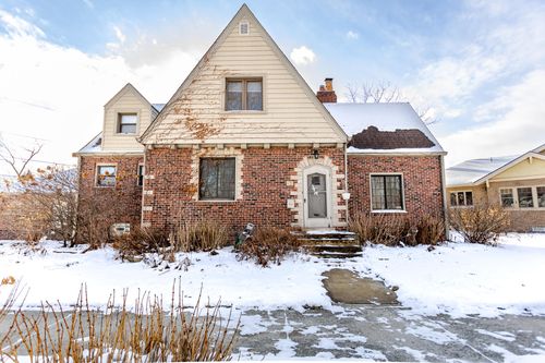 42 Indi Illi Pkwy, Hammond, IN, 46324-1444 | Card Image