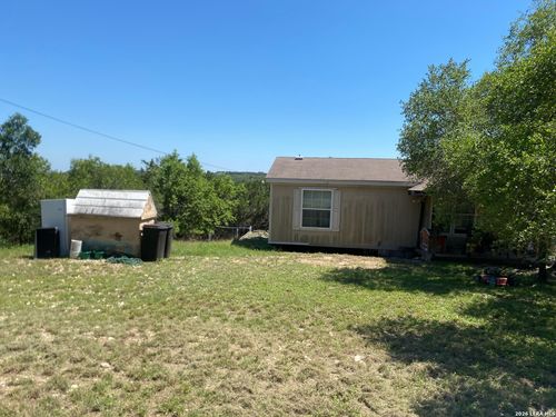 348 15th St E, Lakehills, TX, 78063 | Card Image