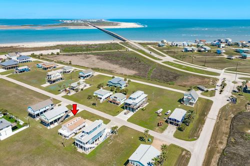 115 Doubloon Dr, Freeport, TX, 77541-8018 | Card Image