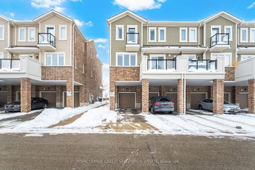 565 Goldenrod Lane, Kitchener, ON, N2R0L7 | Card Image