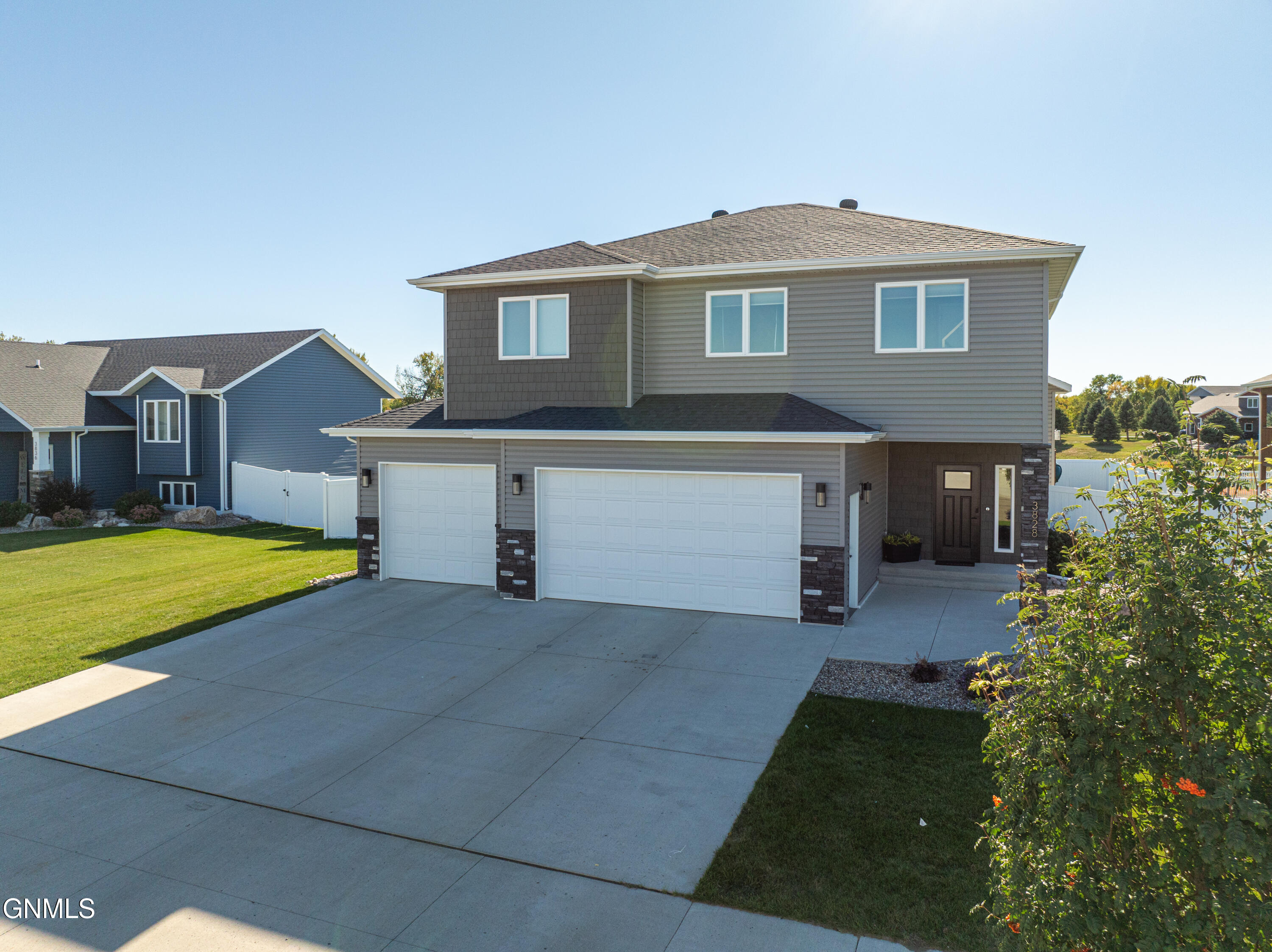 Meridian Dr, Bismarck, ND 58504