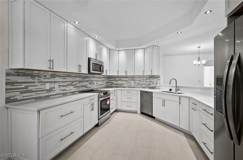 b102-7056 Pelican Bay Blvd, NAPLES, FL, 34108-7528 | Card Image