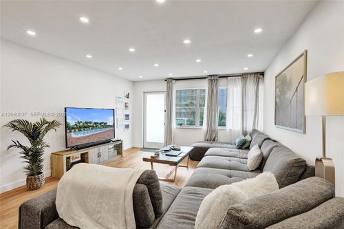 302-401 Golden Isles Dr, Hallandale Beach, FL, 33009-7509 | Card Image