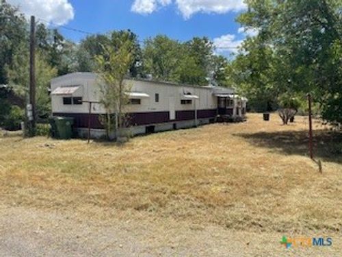 811 Dunn St, Cuero, TX, 77954-3479 | Card Image