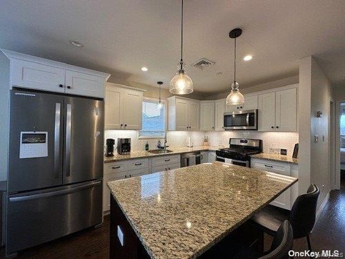 2-62 Green St, Huntington, NY, 11743-6912 | Card Image