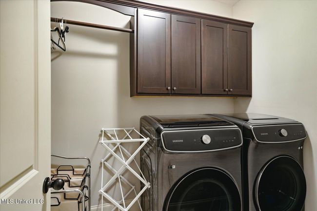 Laundry Room | Image 18