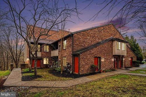 910-910 Mountainview Dr, CHESTERBROOK, PA, 19087-5538 | Card Image