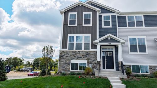 525 N Red Oak Cir, Round Lake, IL, 60073 | Card Image