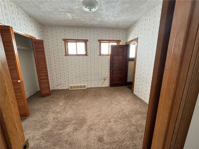 24 Grant St, House other with 3 bedrooms, 1 bathrooms and 1 parking in New Salem PA | Image 12