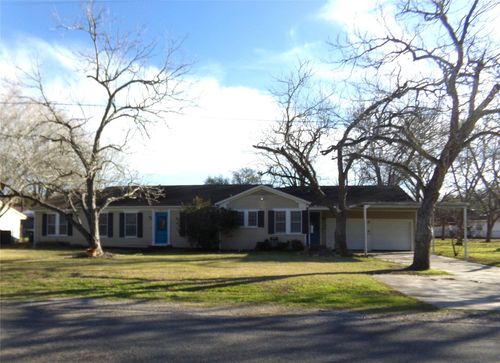 305 W Converse St, Weimar, TX, 78962-1507 | Card Image