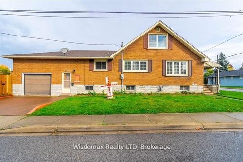 5291 Stamford St, Niagara Falls, ON, L2E1N2 | Card Image