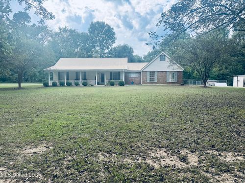 2 Pin Oak Dr, Natchez, MS, 39120-9006 | Card Image