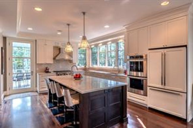 34 Posthill Dr Sw, House detached with 6 bedrooms, 3 bathrooms and 7 parking in Calgary AB | Image 12