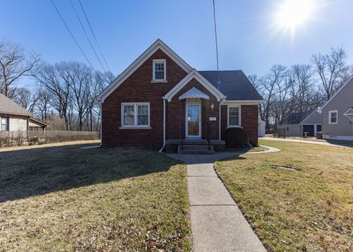 2200 10th St, East Moline, IL, 61244-2515 | Card Image