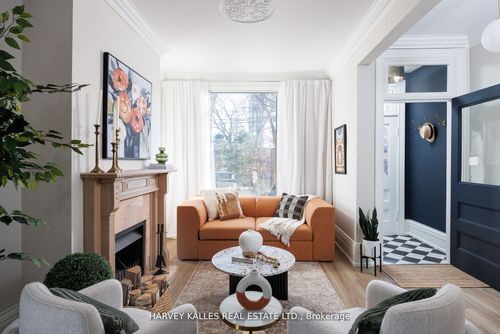 158 Spruce St, Toronto, ON, M5A2J5 | Card Image