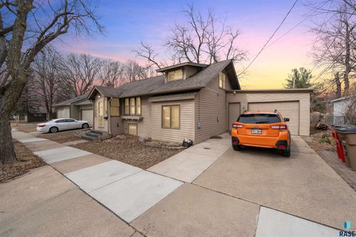 1016 W 27th St Street, Sioux Falls, SD, 57105 | Card Image