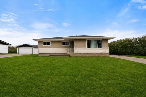 5205 56 St, Camrose, AB, T4V2E2 | Card Image