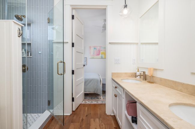 Bathroom 4 | Image 34