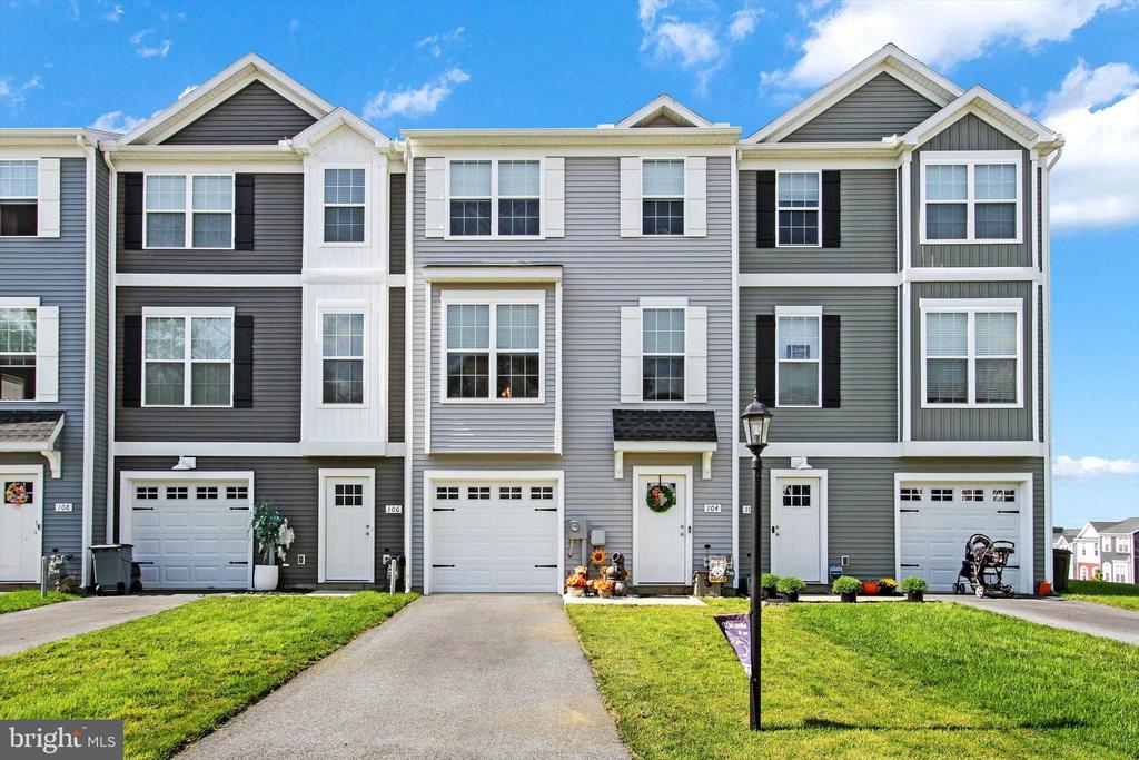Pacer Dr, Hanover, PA 17331