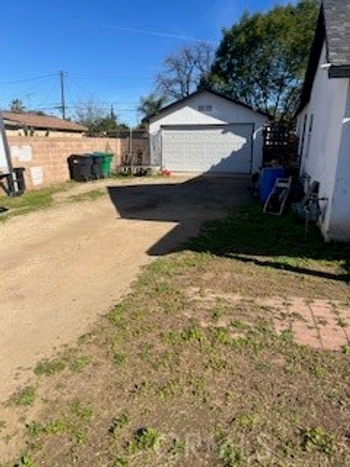 3939 Byron St, Corona, CA, 92879-1818 | Card Image