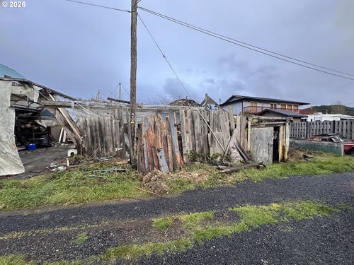 1-775 Broadway Ave, WinchesterBay, OR, 97467 | Card Image