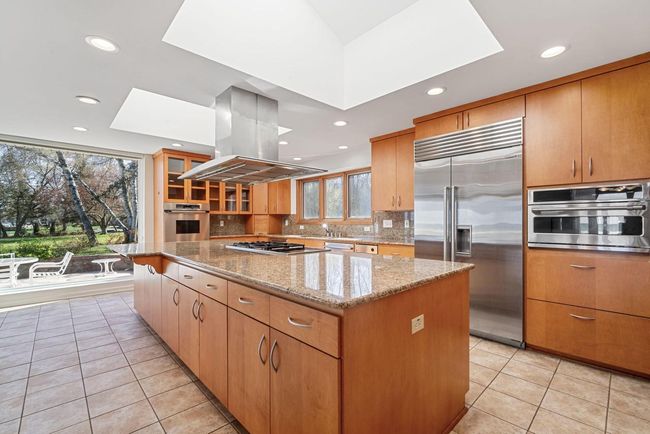 7515 N Beach Drive, House other with 4 bedrooms, 4 bathrooms and null parking in Fox Point WI | Image 13