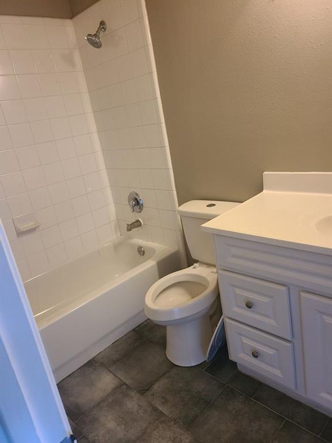 1411 Heath Cote Ln, House other with 4 bedrooms, 3 bathrooms and 2 parking in Houston TX | Image 5