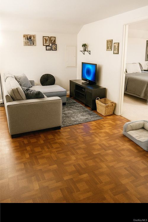 10 Village Ln, Selden, NY, 11784-2317 | Card Image