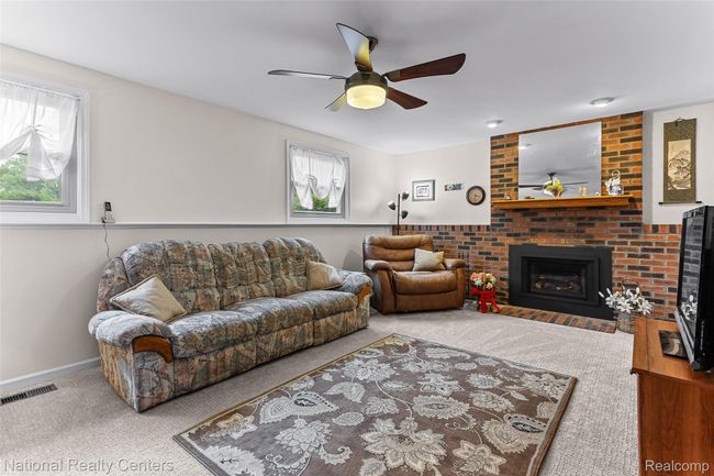 Family Room | Image 14