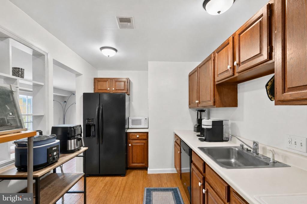 Residential in WOODBRIDGE 4