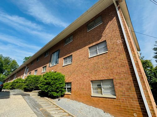 apt-8-100 Ridgeview Ln, Bassett, VA, 24055-4414 | Card Image