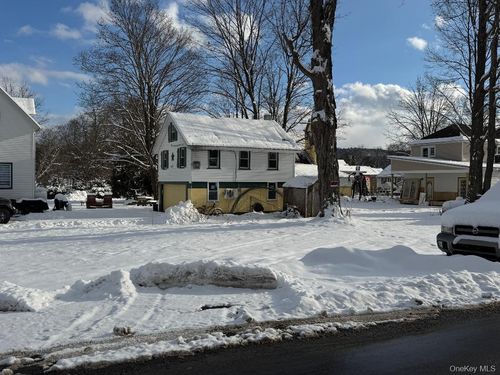97 Pine St, Wurtsboro, NY, 12790-8210 | Card Image