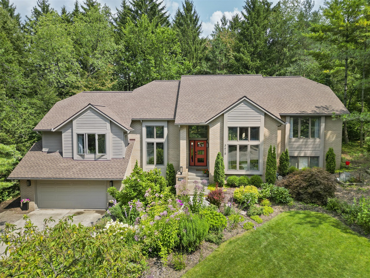Fox Hunt Dr, Ann Arbor, MI 48105