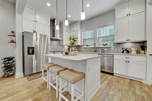 3902 Sightline St, Austin, TX, 78731-6108 | Card Image