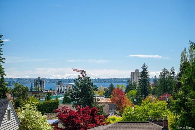 2196 Lawson Avenue, House other with 5 bedrooms, 3 bathrooms and 6 parking in West Vancouver BC | Image 3