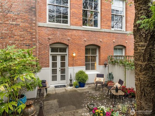 apt-104-1401 5th Ave W, Seattle, WA, 98119-3265 | Card Image