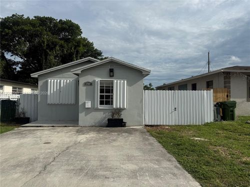 713 Nw 4th St, Hallandale Beach, FL, 33009 | Card Image