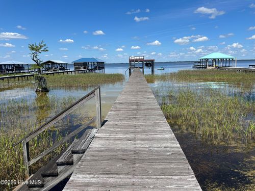 3935 Waccamaw Shores Rd, Lake Waccamaw, NC, 28450-9457 | Card Image