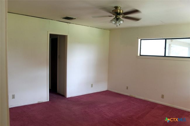 854 Pettytown Rd, Home with 3 bedrooms, 2 bathrooms and null parking in Red Rock TX | Image 8