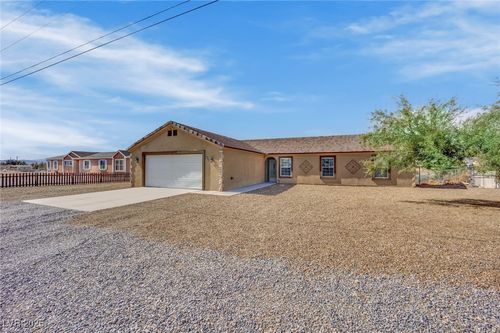 200 W Eton St, Pahrump, NV, 89048-9171 | Card Image