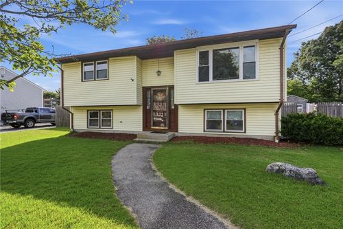 25 Oakridge Ct, Warwick, RI, 02886-4817 | Card Image